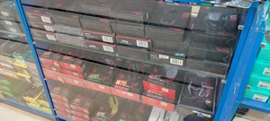 Фото товаров в магазине, мышки, клавиатуры и наушники - 